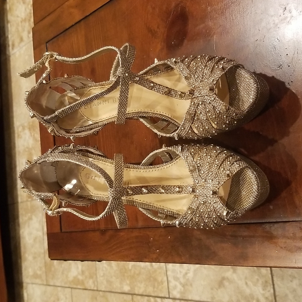 Gianni Bini Platform Heels